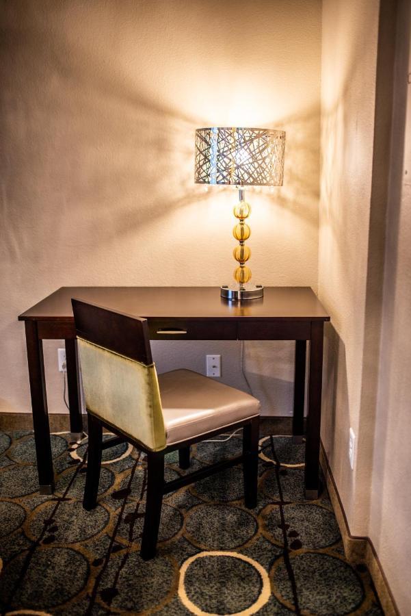 Gateway Inn And Suites Салида Экстерьер фото