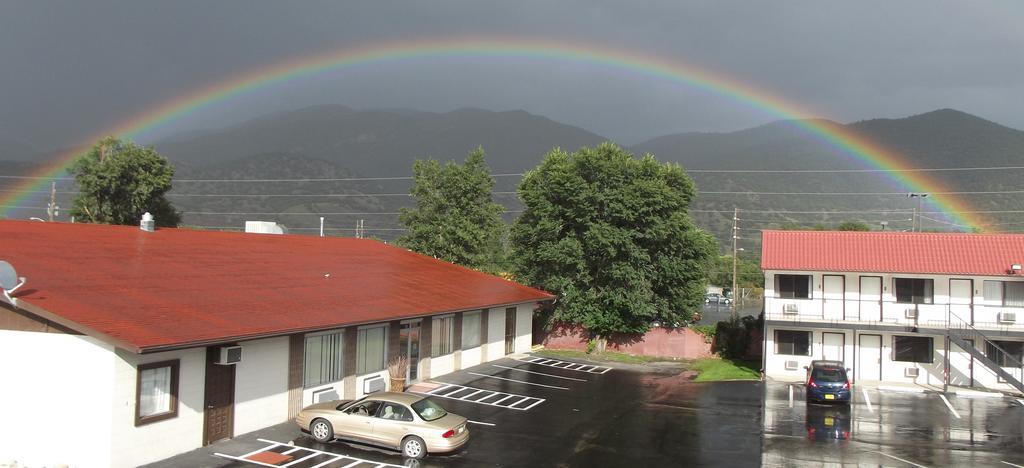Gateway Inn And Suites Салида Экстерьер фото